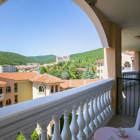 Royal Park Feriested 4*