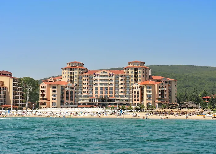 אתר נופש Royal Park