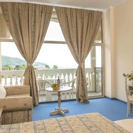 Royal Park Курортний комплекс Еленіте