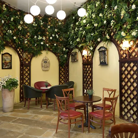 Royal Park 4* Elenite