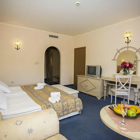 Курортний комплекс Royal Park 4*