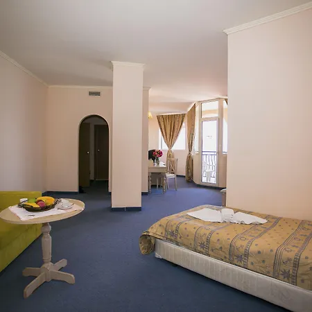 Royal Park 4* Еленіте