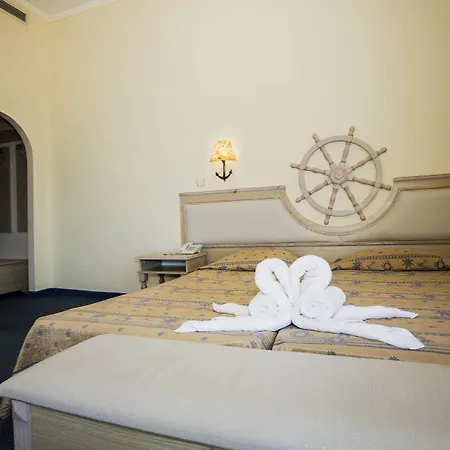 Royal Park Курортний комплекс Еленіте