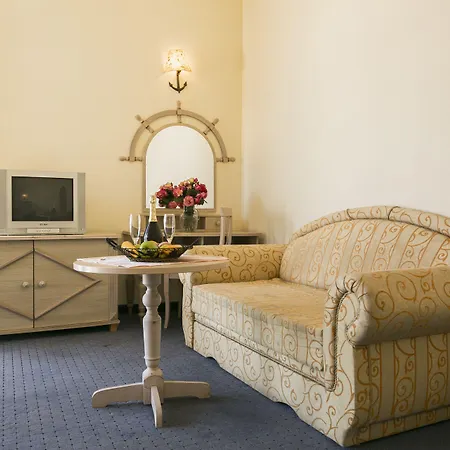 Курортний комплекс Royal Park 4*