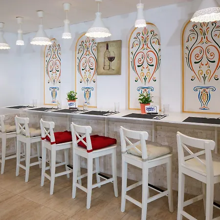 Курортний комплекс Royal Park Еленіте