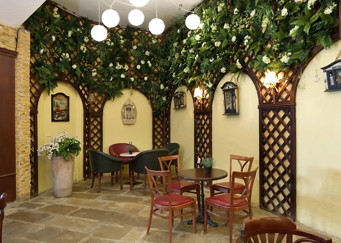 Royal Park 4* Elenite