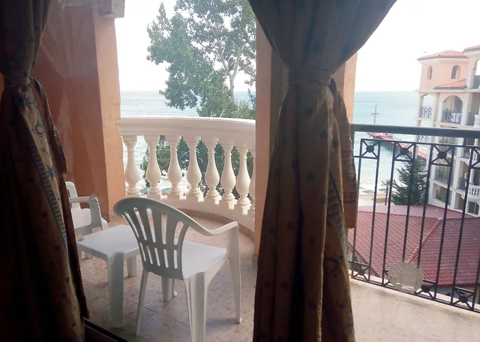 Royal Park Resort Elenite