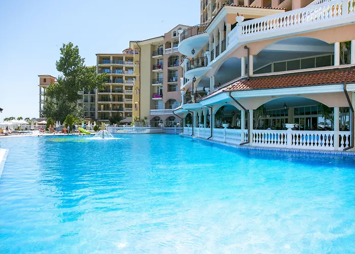 Royal Park Resort Elenite