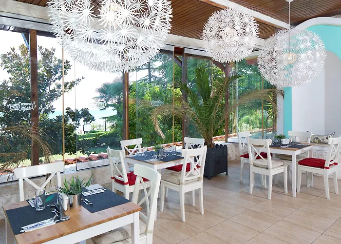 Royal Park Resort Elenite